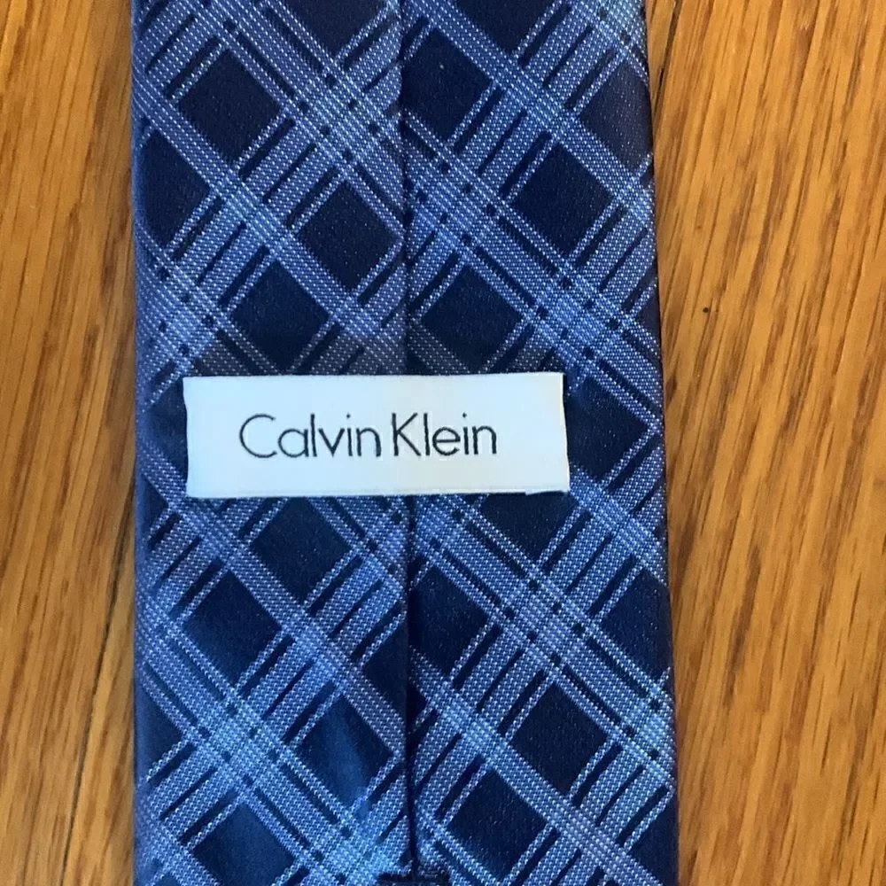 EUC Calvin Klein blue plaid necktie!